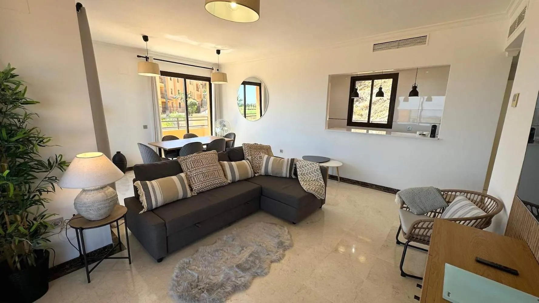 Apartamento Tranquil Hideaway With Sun-Drenched Ample Terrace Málaga 0*,