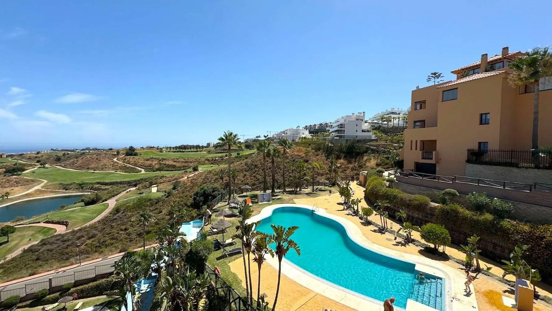 Tranquil Hideaway With Sun-Drenched Ample Terrace Apartment Malaga