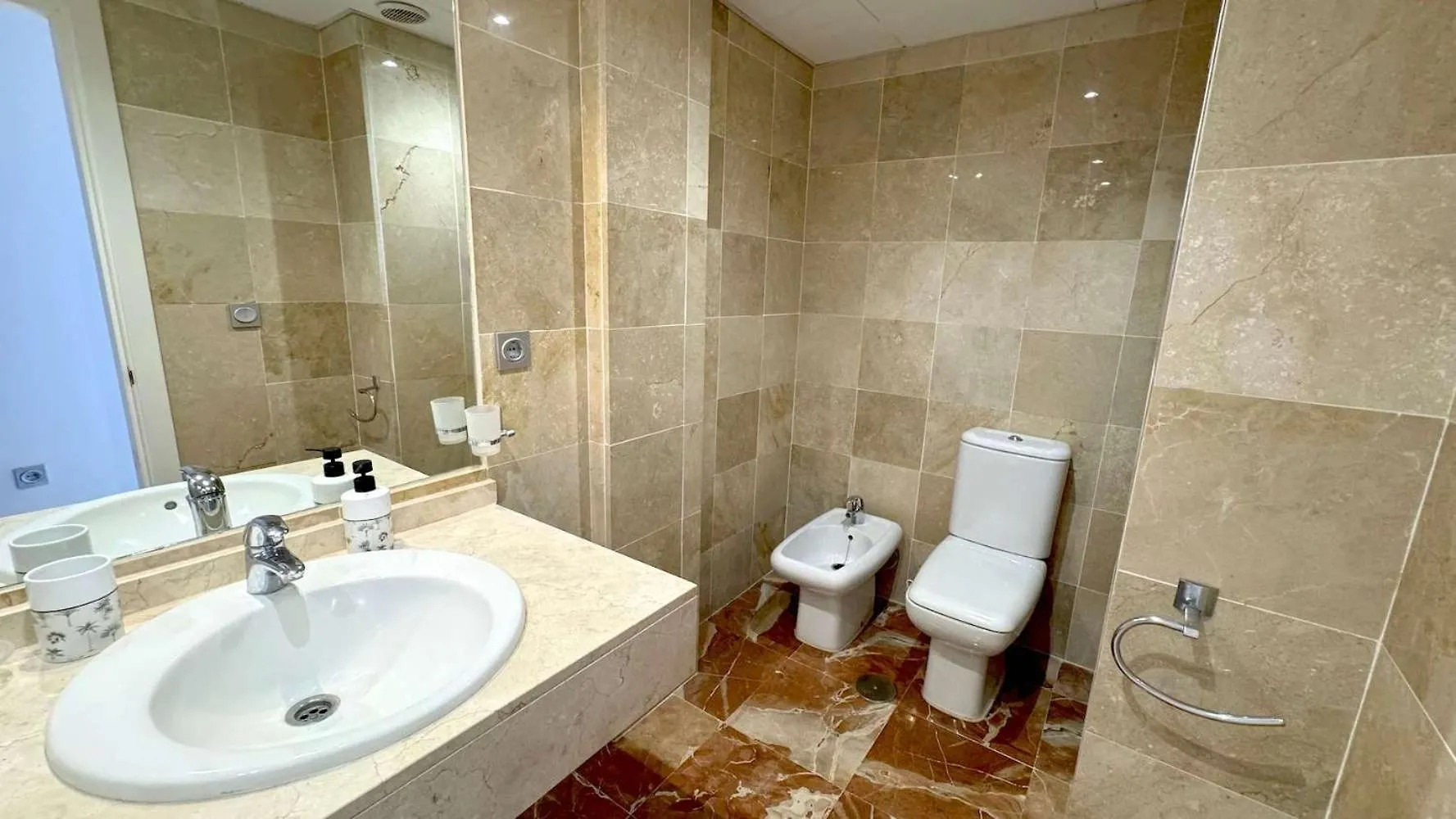 Tranquil Hideaway With Sun-Drenched Ample Terrace Apartment Malaga