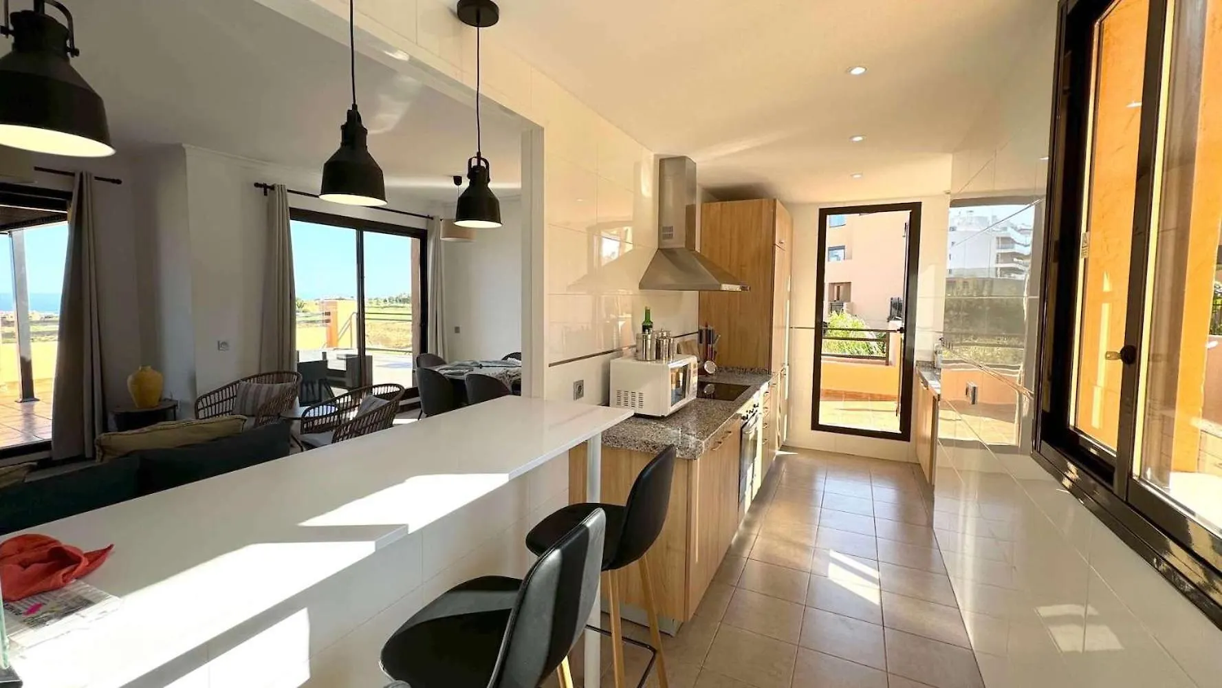Tranquil Hideaway With Sun-Drenched Ample Terrace Apartment Malaga