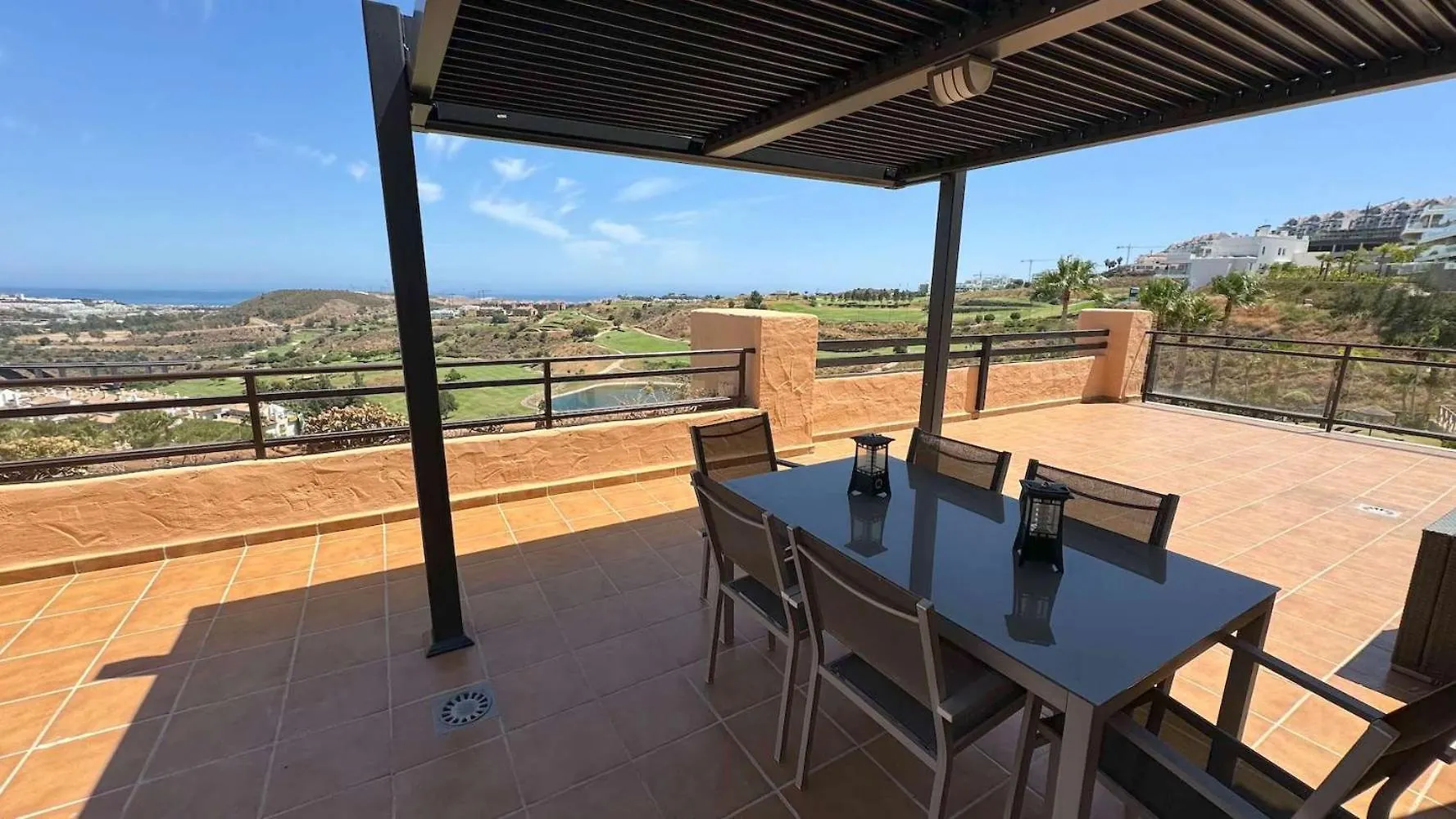 Tranquil Hideaway With Sun-Drenched Ample Terrace Apartment Malaga