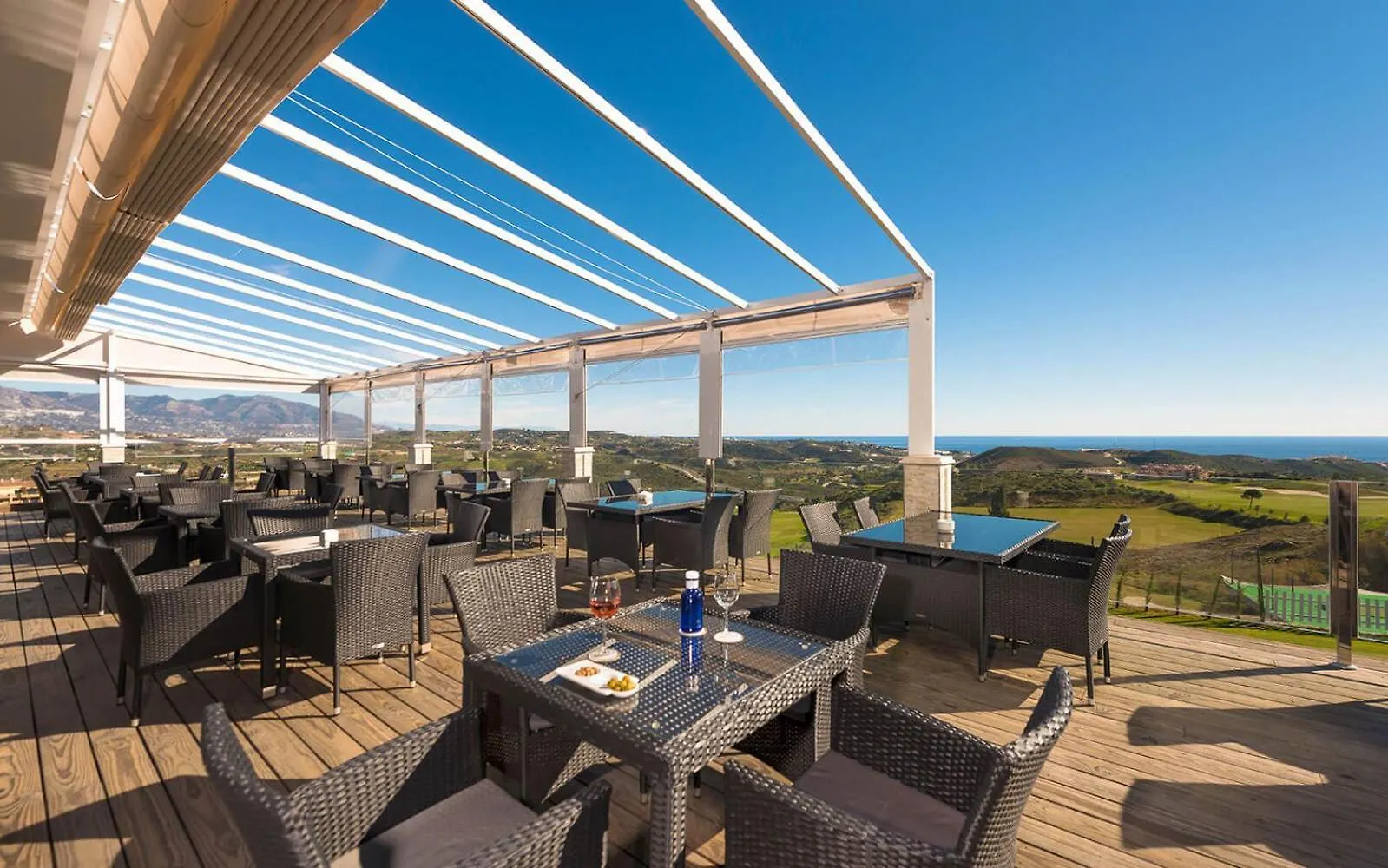Tranquil Hideaway With Sun-Drenched Ample Terrace Apartment Malaga